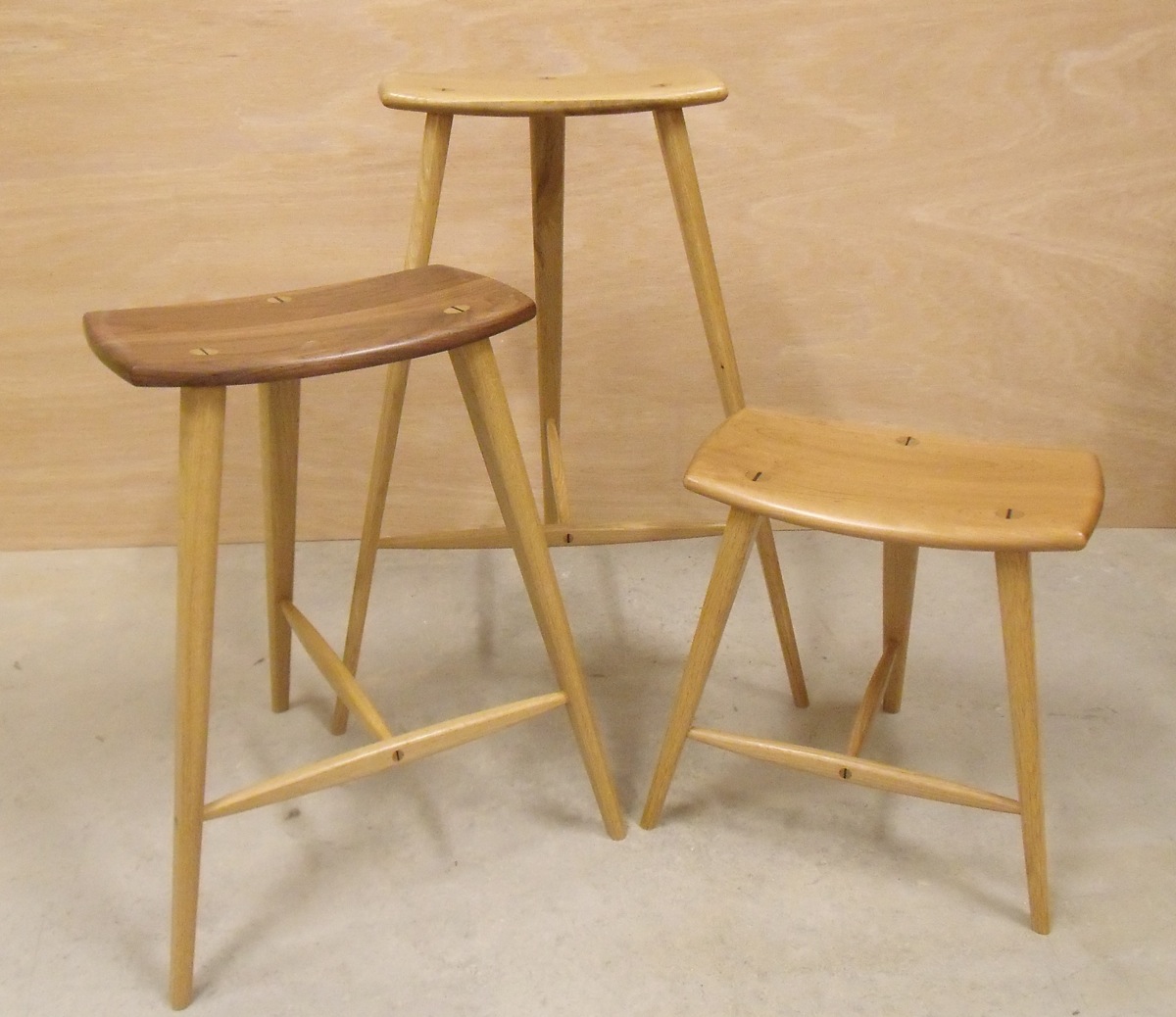 Legged Stool Woodworking Plans | Easy-To-Follow How To build a DIY 