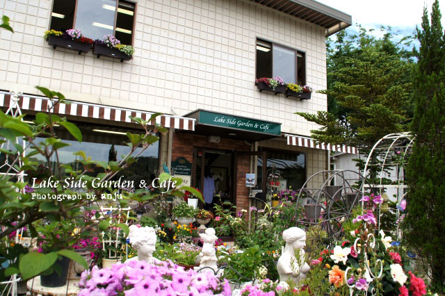 フラワーショップ併設のカフェ　レイクサイドガーデン&カフェ （Lake Side Garden&Cafe）　岡山市北区