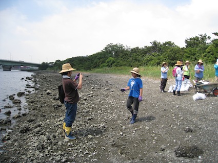 2013年8月3日（土）干潟清掃で「渡り鳥サポーターになろう！」⑫