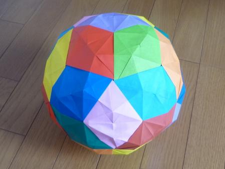 ユニット折り紙　アークタンジェントボール　origami truncated icosahedron 1