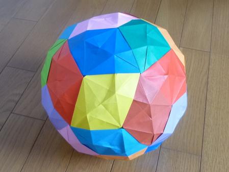 ユニット折り紙　アークタンジェントボール　origami truncated icosahedron 3