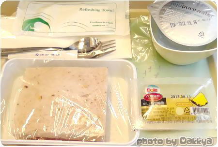 韓国旅行　飛行機 機内食