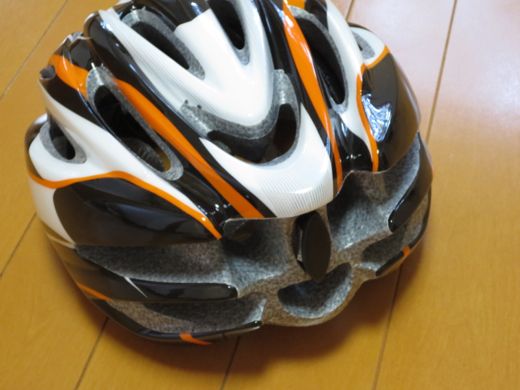サイクリングのヘルメット（ハゲ）2