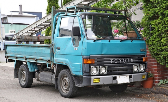 800px-Toyota_Dyna_Y50_007.jpg