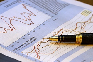 株価指数推移のグラフとペン