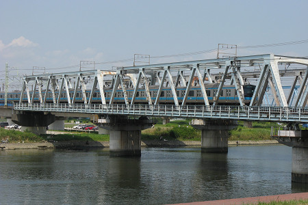 JR線の六郷川橋梁